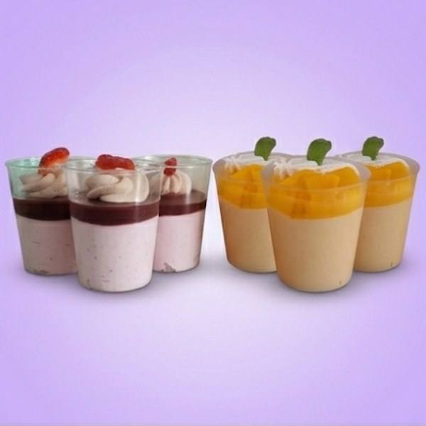Mousse de frutilla y mango en vasos